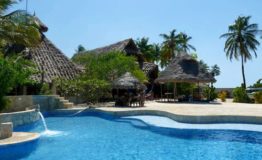 Wyprawa do Afryki czyli Active Tour po skarbach afryki - basen w hotelu